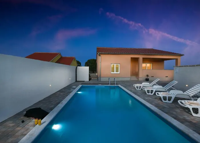 Дом отдыха Luka Задар