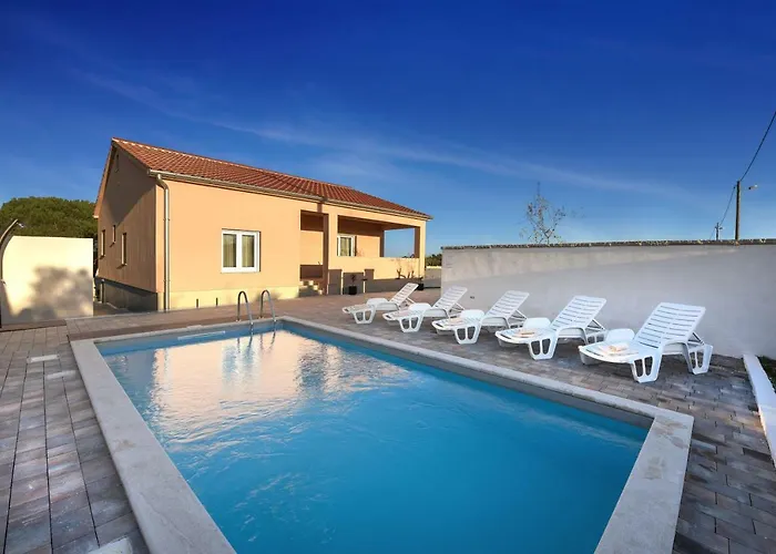 Luka Hébergement de vacances