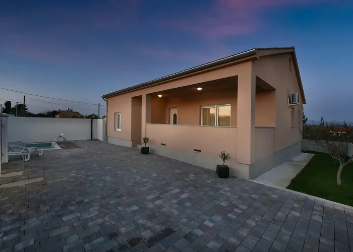 Дом отдыха Luka Задар