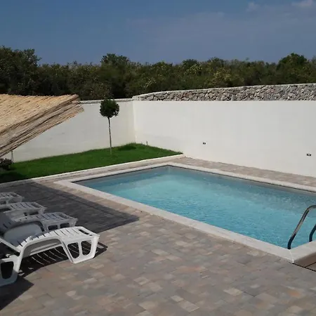 Holiday home Luka *